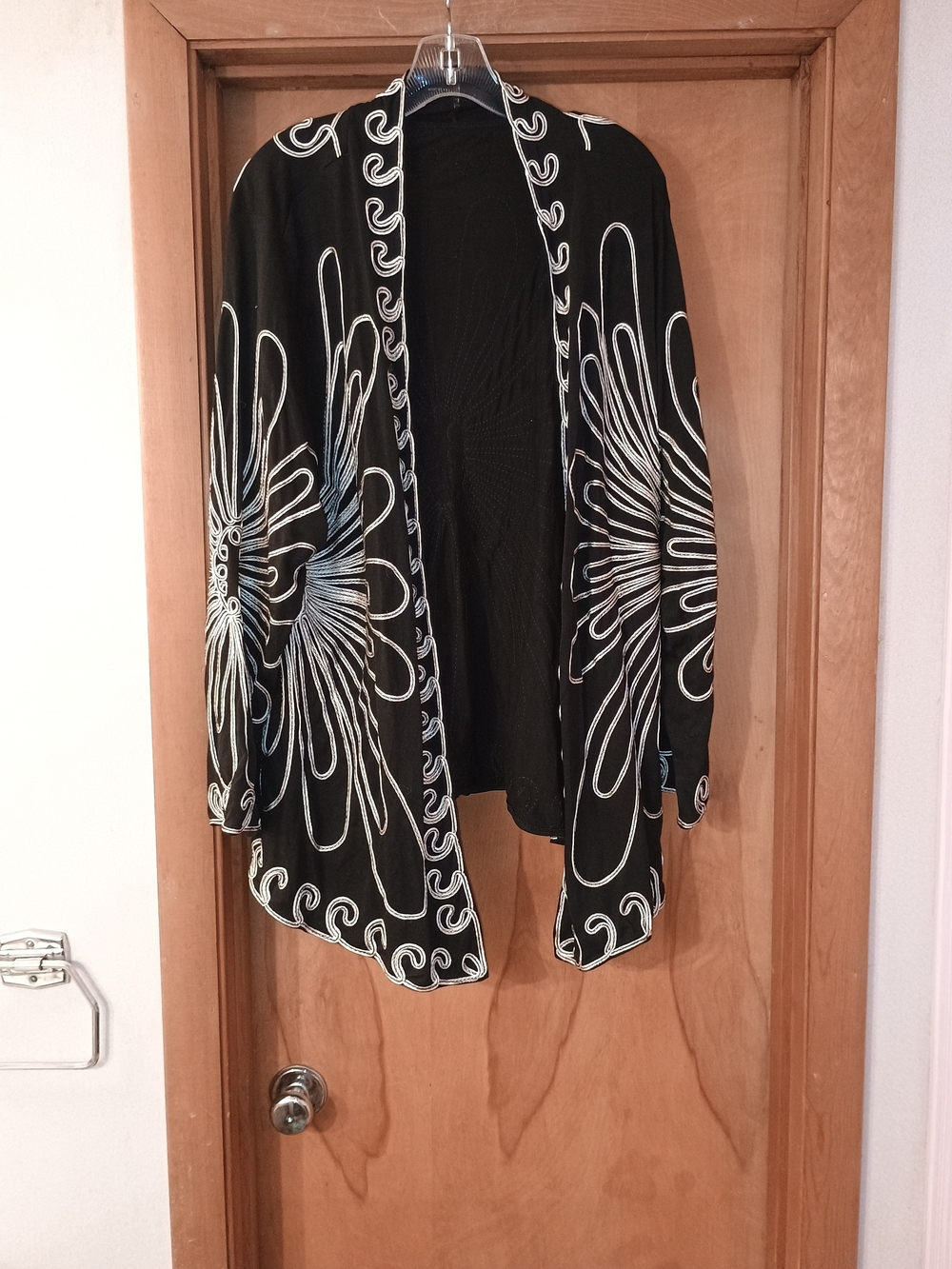 Lauren Michelle Women’s Open Front Cardigan with White Embroidered Swirl XXL
